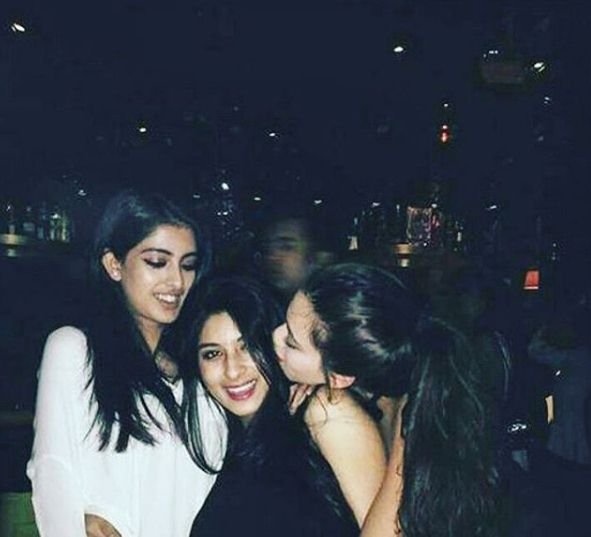 Navya Naveli Bachchan,Navya Naveli Bachchan Graduation Day,Navya Naveli Graduation,Navya Naveli