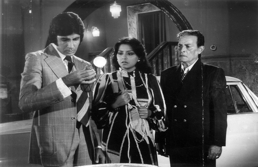 superstar amitabh bachchan, amitabh bachchan rare picture, golden era of indian cinema, rare picture of bollywood, sholey ,deewar, suhaag ,abhiman ,hum, govinda, sanjey dutt, sanjeev kumar, sunit dutt, sanjey dutt,