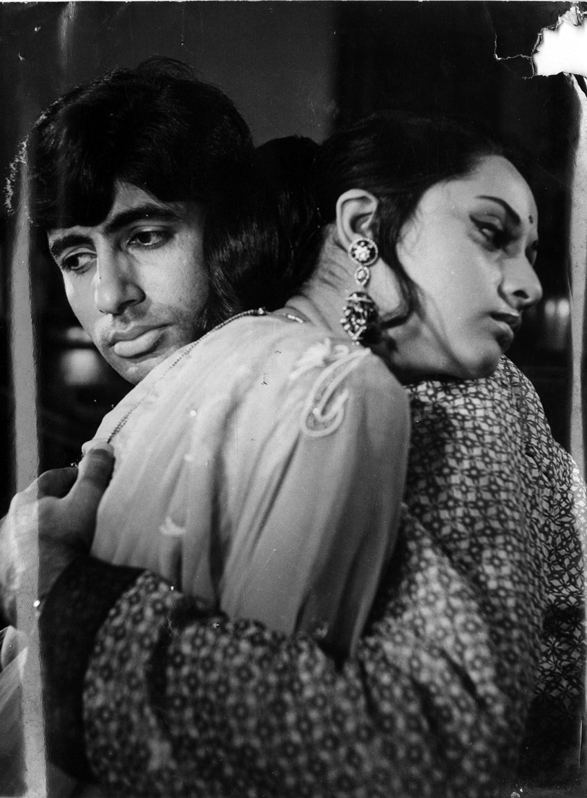 superstar amitabh bachchan, amitabh bachchan rare picture, golden era of indian cinema, rare picture of bollywood, sholey ,deewar, suhaag ,abhiman ,hum, govinda, sanjey dutt, sanjeev kumar, sunit dutt, sanjey dutt,