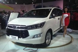 "Toyota Innova Crysta, Toyota Innova Crysta 2016, Toyota Innova Crysta price, Toyota Innova Crysta price in india, Toyota Innova Crysta review, Toyota Innova Crysta specifications, Toyota Innova Crysta booking, Toyota Innova Crysta images, Toyota Innova Crysta photos, Toyota Innova Crysta interior, Toyota Innova Crysta mileage, latest Toyota cars, automobile news