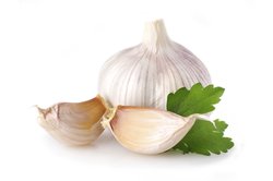 लहसुन के इस्तेमाल से दूर होंगे चेहरे के पिंपल्स, जानें कैसे करें इस्तेमाल