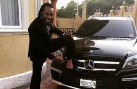 chris gayle drink, Chris Gayle Mel McLaughlin, gayle big bash league