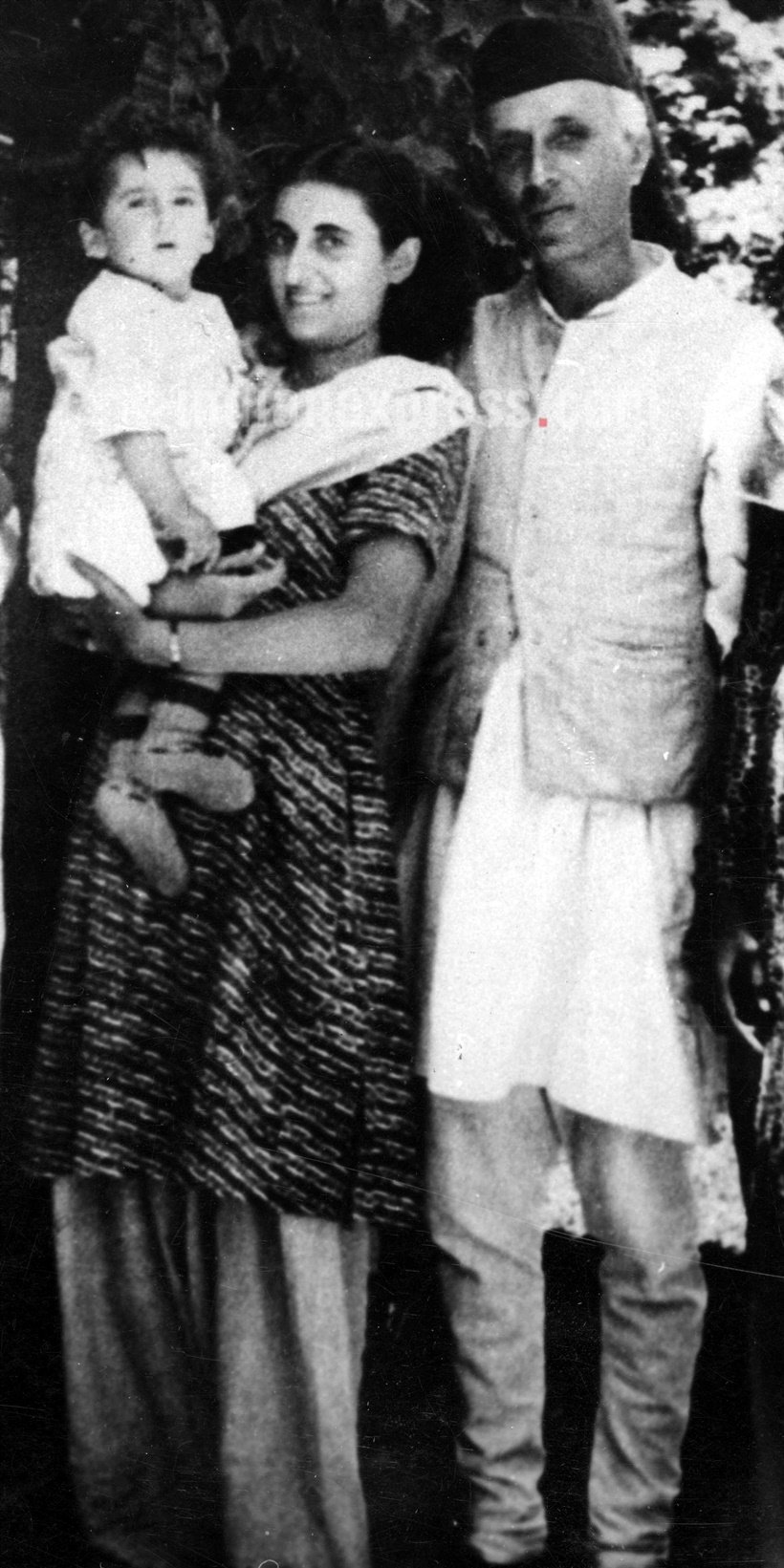 jawaharlal nehru, nehru, nehru gandhi, nehru first prime minister, nehru gandhi photos, nehru edwina photos, nehru indira gandhi photos, nehru mountbattten photos, nehru rare photos, nehru death anniversary, jawaharlal nehru rare pics, india news, nehru historic photos, nehru news, latest news