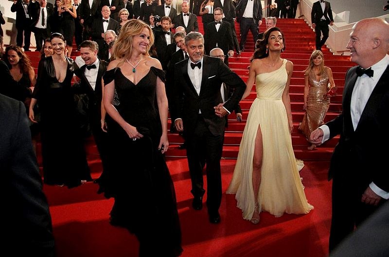 cannes, cannes fashion, cannes fashion 2016, cannes amal clooney, cannes julia roberts, Money Monster, julia roberts first times in cannes, barefoot julia roberts