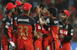 IPL 2016: कोहली के ‘विराट’ शतक से जीता बेंगलुरु, पुणे को 7 विकेट से हराया