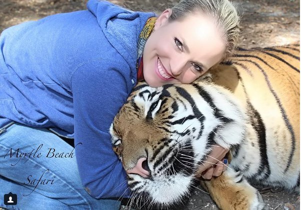 moksha bybee, "King,swimmers,How,orangutan,Suryia,loves,summer,dip,trainer, moksha bybee, liger expert moksha bybee, iger-expert-moksha-bybee photos, latest photos of iger-expert-moksha-bybee