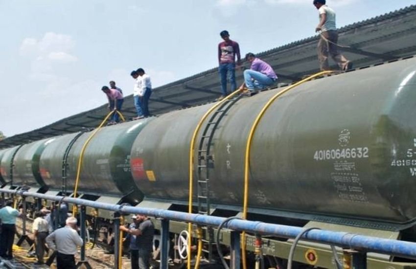 Drought, Railway, Water, water train, Bundelkhand, Latur, maharashtra, Pani express, water tanker, water train