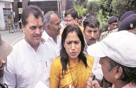 Uttarakhand Floor Test, Uttarakhand Assembly, uttarakhand crisis, MLA rekha arya, BJP, ajay bhatt, bhim lal arya, congress, harish rawat, congress rebel, BJP rebel, uttarakhand latest news