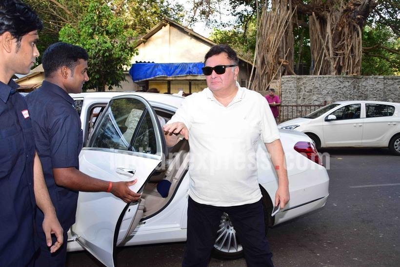 Kareena Kapoor, Karisma Kapoor, Kareena Kapoor latest news, Karisma Kapoor latest news, Kareena Karisma, Babita, Randhir Kapoor, Kareena Karisma photos, Kareena Kapoor Karisma Kapoor naani prayer meet photos, Barbara Shivdasani, Babita mother Barbara, Kareena Karisma photos, Kareena Kapoor pic, karisma kapoor pic, kareena karisma pics, kareena kapoor mother, kareena kapoor naani, karisma kapoor naani
