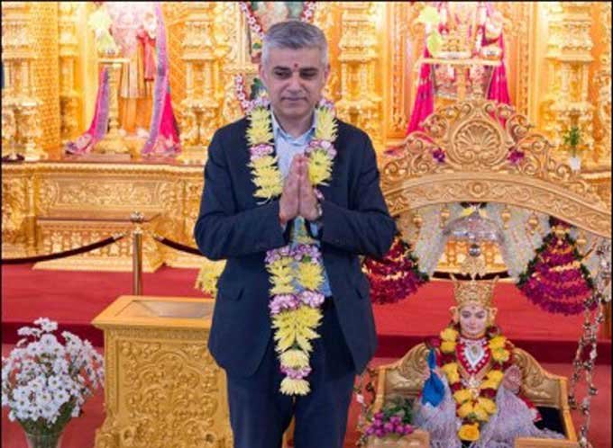 sadiq khan in temple, London Mayor, Swami Narayan Temple, Swami Narayan Mandir, Sadiq Khan, London Muslim Mayor, muslim mayor in temple, sadiq khan, sadiq khan photos