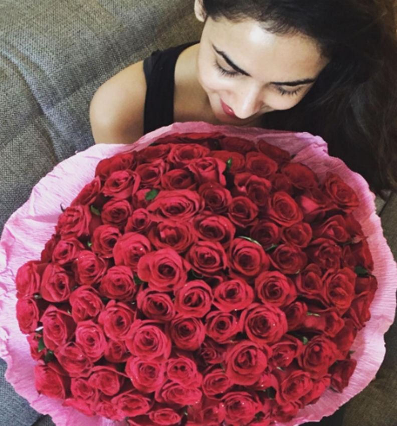 sonal chauhan, crazy obsession, roses, 8000 roses, bollywood, jannat, secret admirer, fans, instagram"