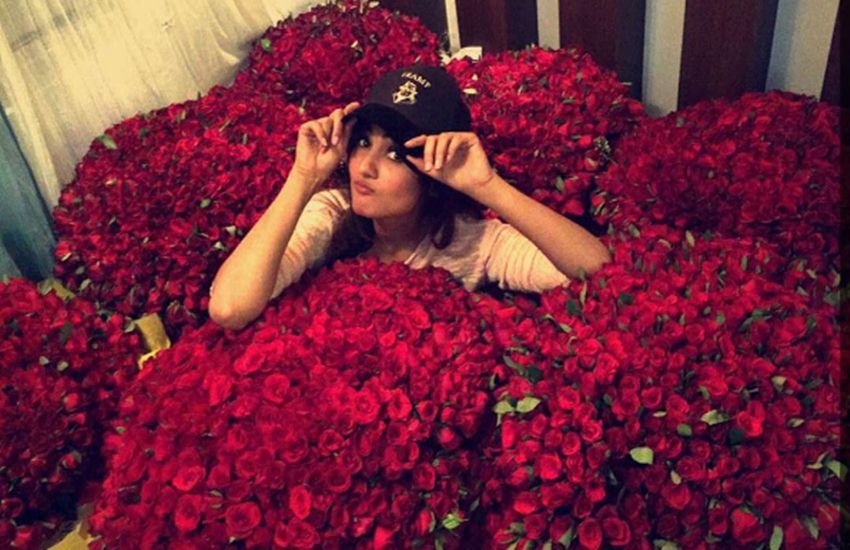sonal chauhan, crazy obsession, roses, 8000 roses, bollywood, jannat, secret admirer, fans, instagram"