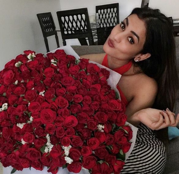 sonal chauhan, crazy obsession, roses, 8000 roses, bollywood, jannat, secret admirer, fans, instagram"