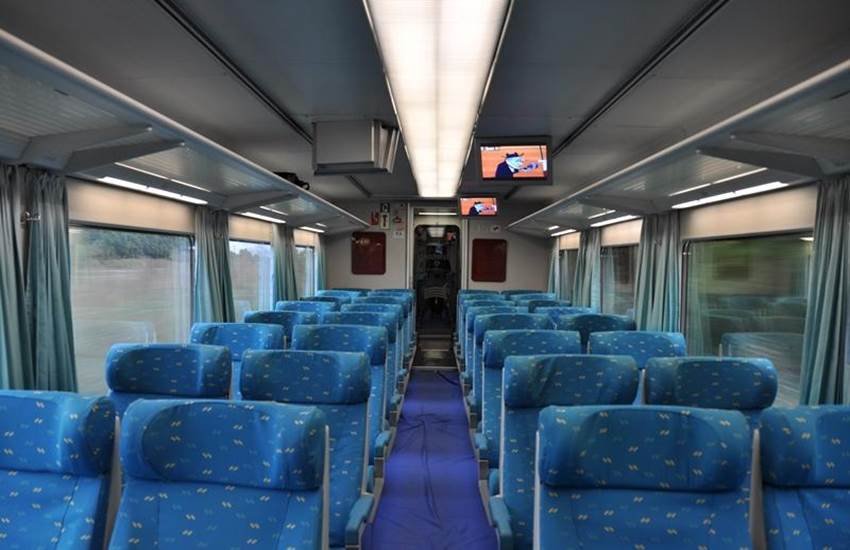 Talgo Train, Talgo High Speed train, Talgo train india, Suresh Prabhu, Suresh Prabhu news in hindi, Railway Minister, Railway Minister Suesh Prabhu, Talgo Mumbai delhi route, Talgo train Mumbai delhi route, india fastest train, india fastest talgo, talgo spanish train, Indian Railway news, Delhi Mumbai Route Train, Suresh Prabhu Talgo Train