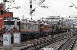 Water Express, Water Express Train, Water Train For Bundelkhand, Bundelkhand Drought Problem, Drought Problem, Mahoba, Jhansi, Lucknow, Uttar Pradesh Lucknow City, UP Government, UP Government News in Hindi, Water Express Train UP Government, Bundelkhand Water Train, akhilesh yadav, akhilesh yadav news in hindi, akhilesh yadav UP Government, Water Train Latest News, Mahoba Water Train, Jhansi Water Train