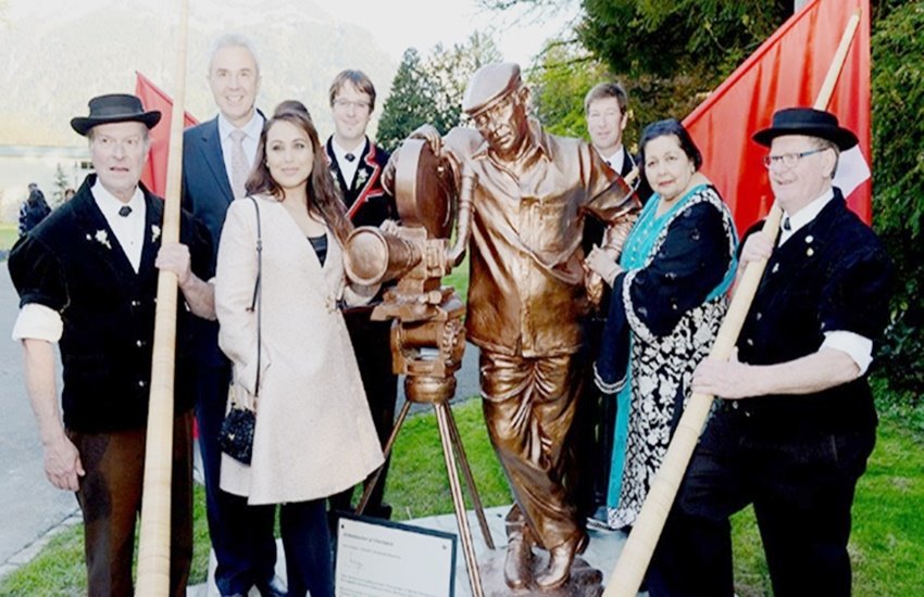 Yash Chopra, Switzerland, Yash Chopra Switzerland, Yash Chopra statue, Yash Chopra statue switzerland, Entertainment news Yash Chopra, Switzerland, Yash Chopra Switzerland, Yash Chopra statue, Yash Chopra statue switzerland, Entertainment news