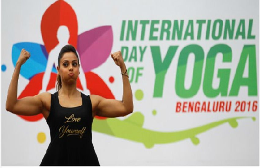 yoga day, #yogaday, international yoga day, yoga day, bipasha basu, karan singh grover, bipasha yoga day, bollowood yoga day, karan bipasha, bipasha karan pics, bipasha karan yoga day, international yoga day celebration, international yoga day news, entertainment news