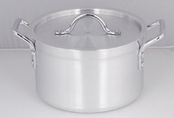 एल्युमीनियम के बर्तन में खाना बनाने से होती हैं कई गंभीर बीमारियां