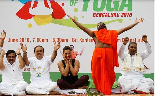yoga day, #yogaday, international yoga day, yoga day, bipasha basu, karan singh grover, bipasha yoga day, bollowood yoga day, karan bipasha, bipasha karan pics, bipasha karan yoga day, international yoga day celebration, international yoga day news, entertainment news