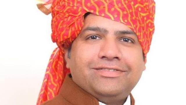 महिलाओं से बदसलूकी, AAP विधायक दिनेश मोहनिया पर मामला दर्ज
