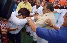 ap, aam aadmi party, AAP councilor beaten, rakesh kumar, Joint MCD session
