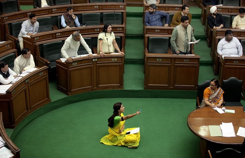 alka lamba, aap mla alka lamba, aap alka lamba, gopal rai, alka lamba comments, alka lamba gopal rai comments, anti corruption branch, premium bus scheme service, alka lamba suspends, Arvind kejriwal, Premium Bus Service, Satyendar jain, Delhi Scam, delhi news, india news