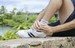 क्या करें जब पांव में आ जाए मोच