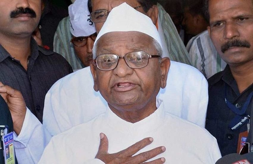 अन्ना हजारे ।