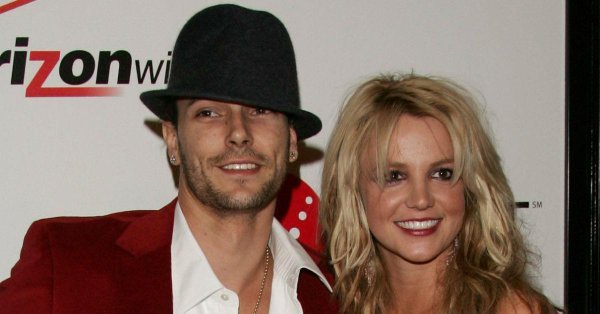 JOHNNY DEPP & AMBER HEARD, KRISTEN STEWART & ROBERT PATTINSON, DREW BARRYMORE & TOM GREEN, BRITNEY SPEARS & KEVIN FEDERLINE, JAKE GYLLENHAAL & KIRSTEN DUNST, MARIAH CAREY & NICK CANNON, TIGER WOODS & ELIN NORDEGREN, Celebrity divorces, pets issue with Celebrity