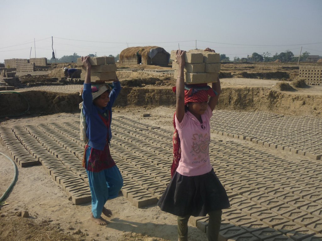 राजनीतिः कैसे थमेंगे बाल अपराध