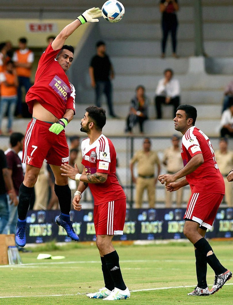 Virat Kohli, Virat Kohli football team, actors vs cricketers, cricketers actors football match, Celebrity Clasico 2016, All Stars FC, All Heart FC, Sports News, Sports