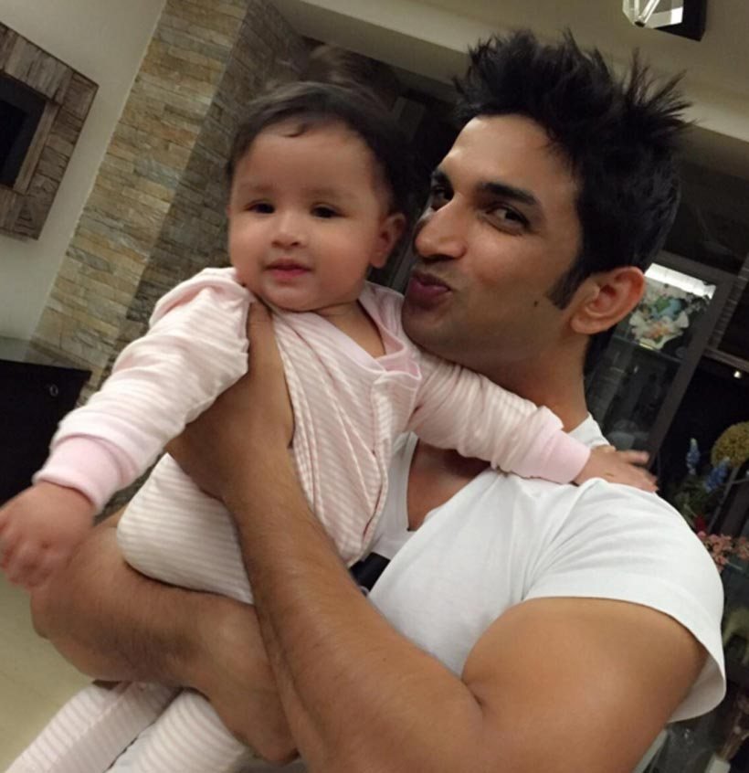 MS Dhoni, MS Dhoni Daughter, Ziva, Ziva Dhoni, Mahendra Singh Dhoni, Ziva pics, MS Dhoni Daughter pics, Ziva pictures, Ziva photos, MS Dhoni Ziva pics, Dhoni Ziva, Dhoni Ziva pics, Ziva Latest Pics, india vs zimbabwe, ind vs zim, India Zimbabwe tour, Sakshi dhoni, Cricket News, India News, Jansatta