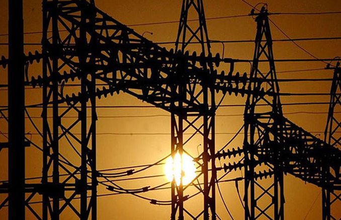 नई दिल्लीः अब बिना बताए बिजली काटी तो बिजली कंपनियों को देना होगा हर्जाना