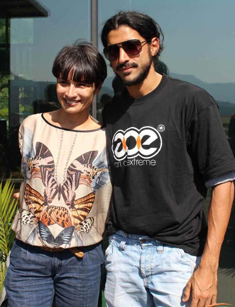 Farhan, Farhan Akhtar, Shakya Akhtar, Akira Akhtar, Zinda Tour USA, Instagram, Akira Broken elbow, warrior, Wazir, Rock On, Adhuna Bhabani, Farhan Akhtar news, Farhan Akhtar photos, Farhan Akhtar pics