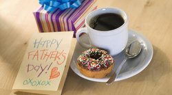 Happy Father’s day 2016: इन खूबसूरत Whatsapp, SMS, Facebook messages के जरिए पापा को करें विश