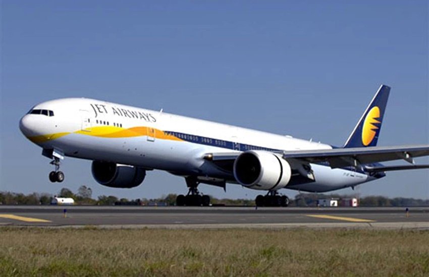 Jet Airways air hostess, Jet Airways, air hostess, selfie, air hostess selfie, Chhatrapati Shivaji International Airport, gujarat man, mumbai police