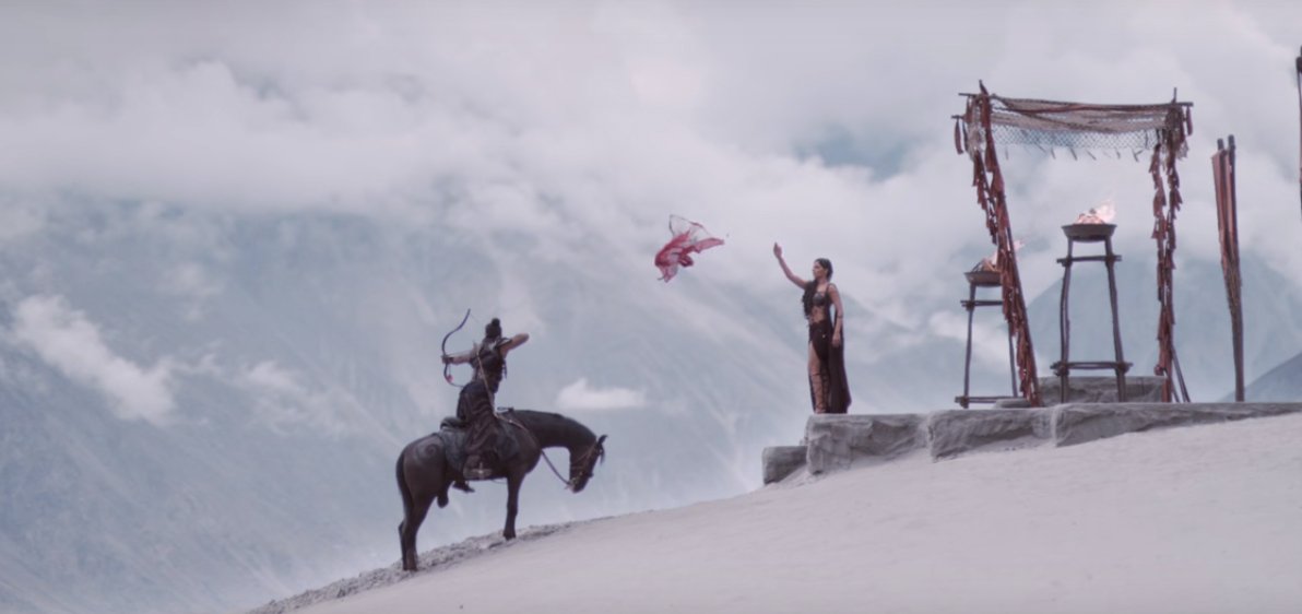 हर्षवर्ध और साईयामी खेर की जोड़ी काफी हॉट लग रही है।