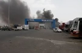 tata motors, tata motors ahmedabad plant, tata motors plant fire, Tata nano plant massive fire, tata motors nano plant, sanand, Tata Motos sanand, Tata Motors Plant sanand, tata motors Latest News, ahmedabad News, Jansatta