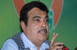 इलाहाबाद भाजपा बैठक: गडकरी बोले- मोदी सरकार के आने से देश की अर्थव्यवस्था को मिल रही है मदद