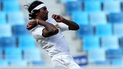 England v/s Sri Lanka: प्रदीप ने दिलाई श्रीलंका को वापसी, इंग्लैंड के पांच विकेट पर 165 रन