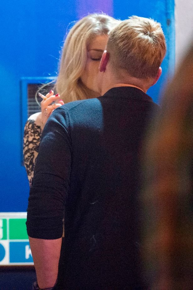 Shane Warne, Elizabeth Hurley, Shane Warne kissing, Katia Gunal, Shane Warne son, Australian cricketer, cricket news