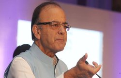 7th Pay Commission लागू होने को जेटली ने बताया ऐतिहासिक, लोगों ने पूछा- प्राइवेट सेक्‍टर का क्‍या?