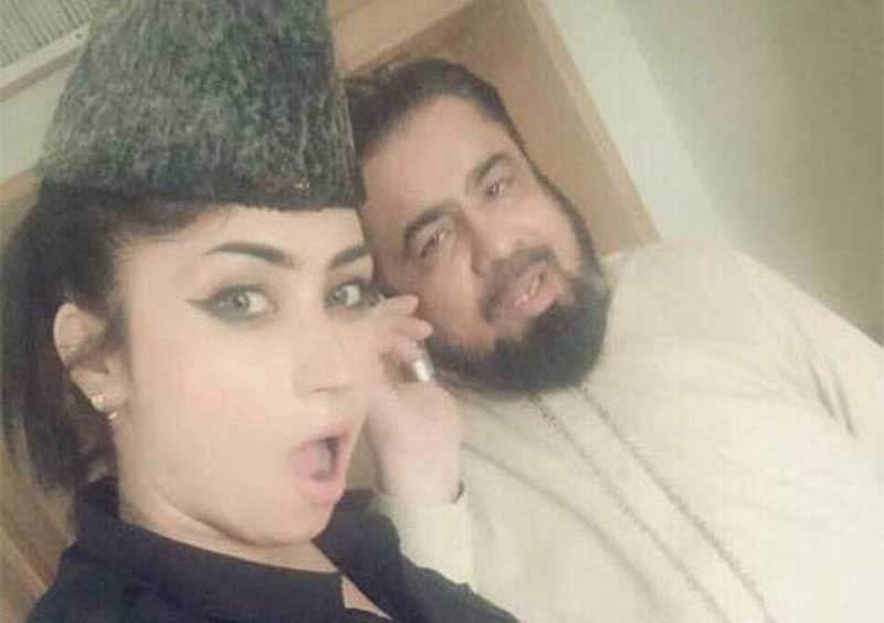 facebook, MUFTI ABDUL QAVI, qandeel baloch, selfies, social media, viral