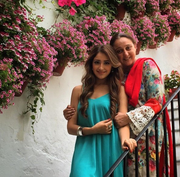 Sayyeshaa, Shivaay, Ajay Devgn, Sayyeshaa bano, Sayyeshaa in Shivaay, Shivaay Sayyeshaa, Sayyeshaa pics, Sayyeshaa movies, Sayyeshaa hot photos, Sayyeshaa life, Sayyeshaa biography, Sayyeshaa shaheen, Sayyeshaa dilip kumar, entertainment news, bollywood news, bollywood hindi news