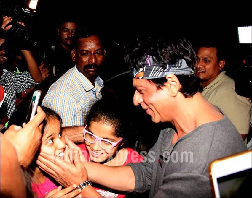 shah rukh khan, srk, suhana khan, shah rukh khan pics, srk daughter, shah rukh khan daughter, shah rukh khan daughter pics, shah rukh khan suhana pics, srk suhana pics, srk daughter pics, suhana khan pics, suhana khan photos, suhana pics, srk daughter suhana khan, shah rukh khan news, shah rukh khan latest news, shah rukh khan movies, shah rukh khan upcoming movies, entertainment news