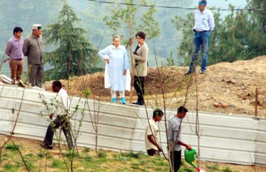 Priyanka Vadra, Priyanka Vadra shimla land, Shimla land case Priyanka vadra, Priyanka Vadra cottage