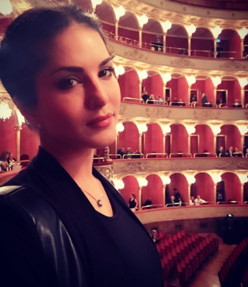 sunny leone pics, sunny leone, sunny leone news in hindi, sunny leone holiday pics, sunny leone Instagram, sunny leone Italy pics, sunny leone rome pics, sunny leone husband, daniel weber, sunny leone daniel weber holiday pics, sunny leone latest pics, sunny leone photos, sunny leone hot pics, sunny leone bikni pics, sunny leone holiday pictures, sunny leone Twitter, sunny leone movie, Entertainment News, Jansatta