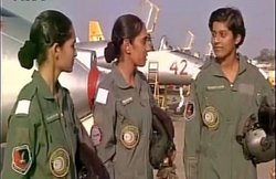 भारत में तीन महिला फायटर पायलटों को मिला वायु सेना में कमीशन, रचा इतिहास