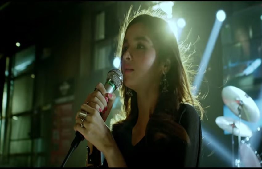 aalia bhatt, udta punjab, ikk kudi, alia bhatt, diljit dosanjh, udta punjab, club version, duet, bollywood film, shahid kapoor, kareena kapoor khan, ikk kudi club mix, aalia bhatt new song