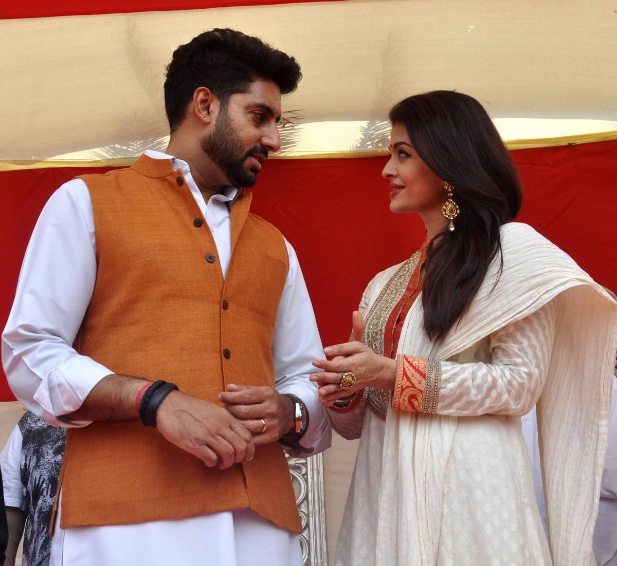 Abhishek Bachchan, Aishwarya Rai Bachchan, Abhiash, Bollywood couples, Bollywood weddings,abhishek bachchan aishwarya rai marriage in trouble, aishwarya rai abhishek bachchan